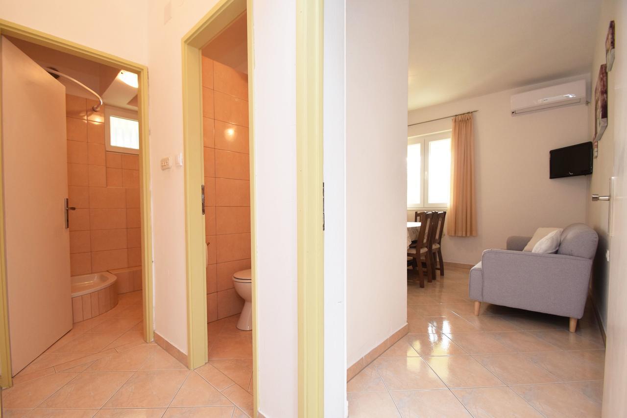 Apartment Duda Starigrad Paklenica Exterior photo
