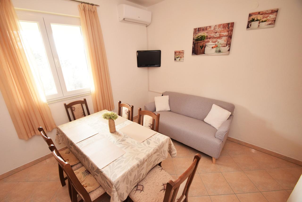 Apartment Duda Starigrad Paklenica Exterior photo