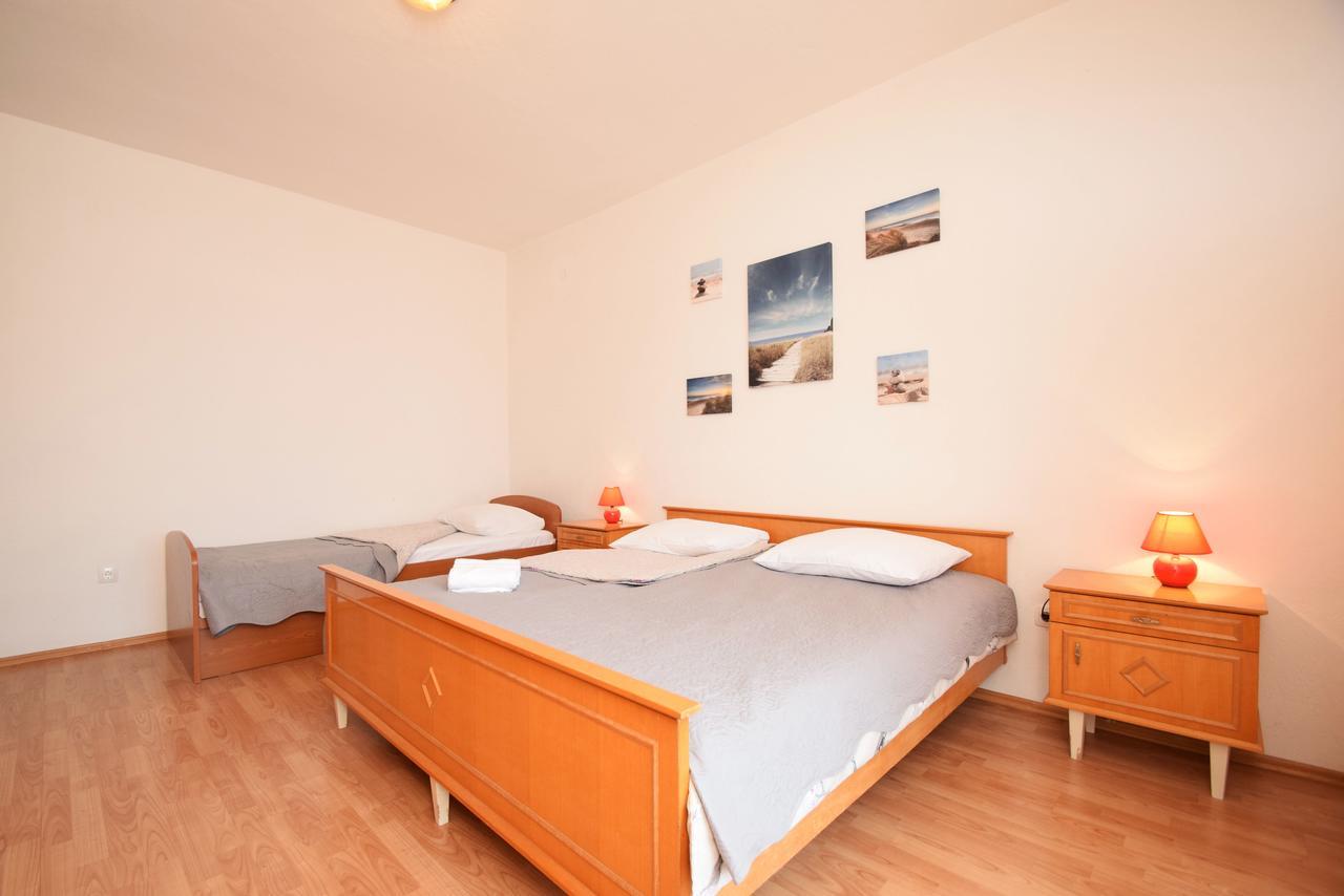 Apartment Duda Starigrad Paklenica Exterior photo